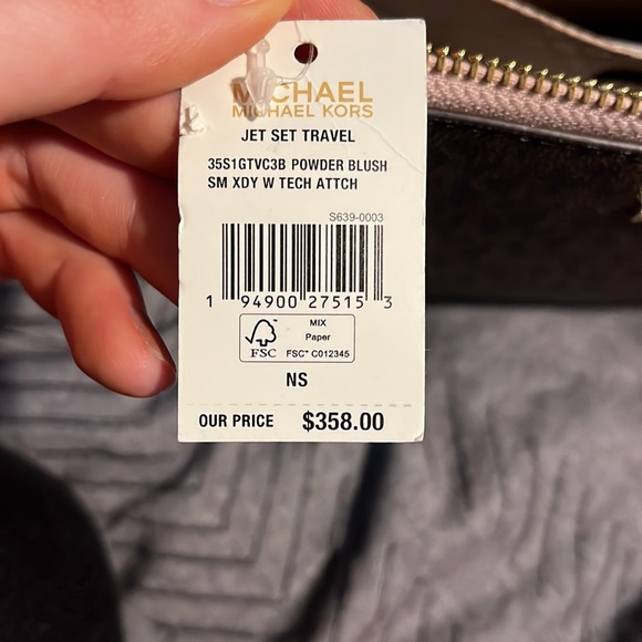 Michael Kors Jet Set Travel Purse with coin purses - Picture 14 of 17